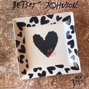 Betsey Johnson Big Heart Plate